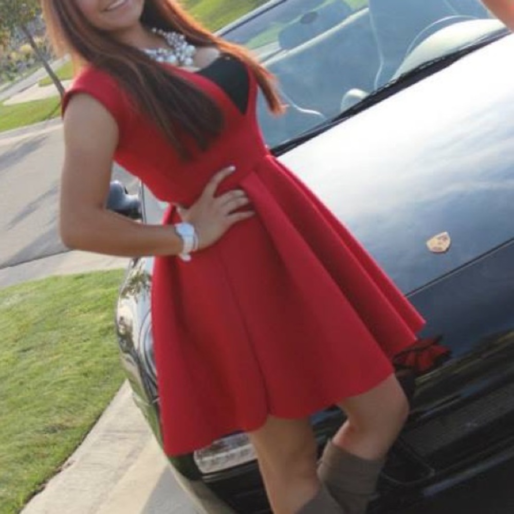 GUESS Dress - Picture 4 of 4